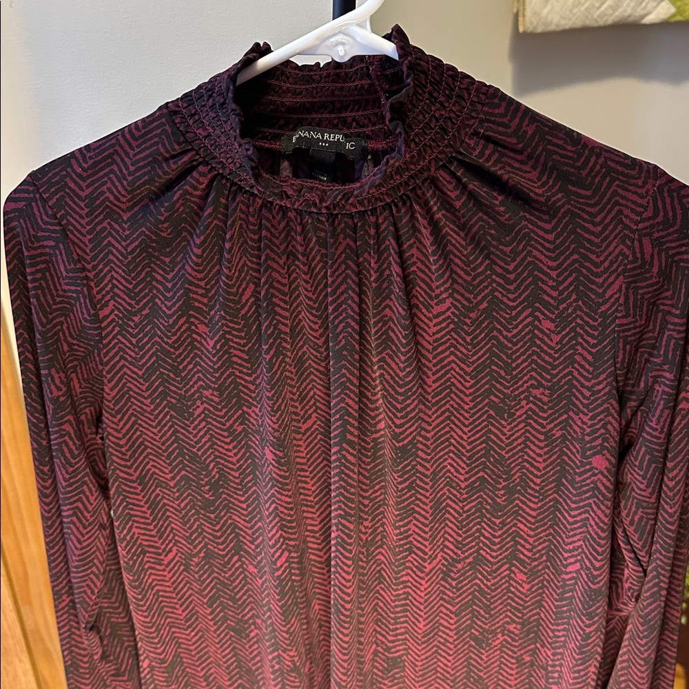 Banana Republic Maroon and Black Patterned Blouse size xs